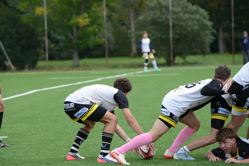 Rugby U19 : une action au sol près de la ligne